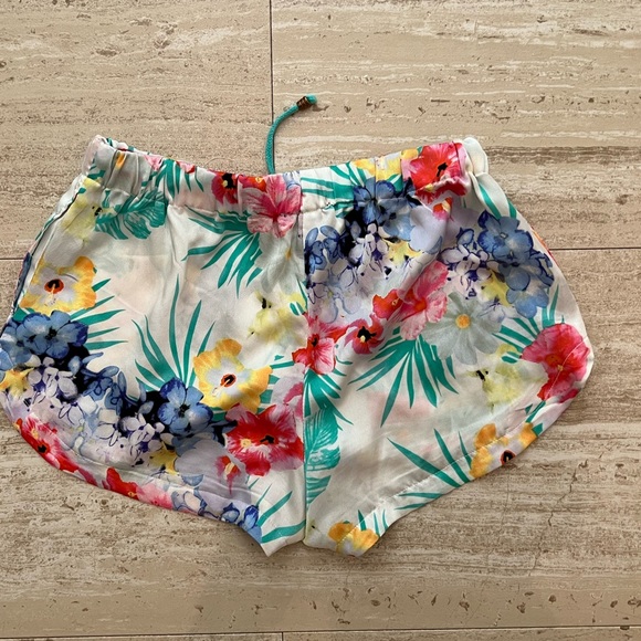 Satin-like Short - Picture 2 of 2